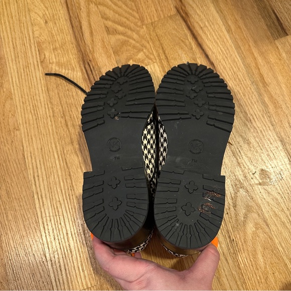 MICHAEL Michael Kors Black/Brown and White Lace Up Heel Calf Hair Oxfords Sz7 - Picture 10 of 10